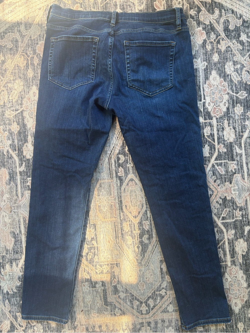 Frame Denim Women’s Straight Leg Jeans in Dark Blue - Picture 3 of 3